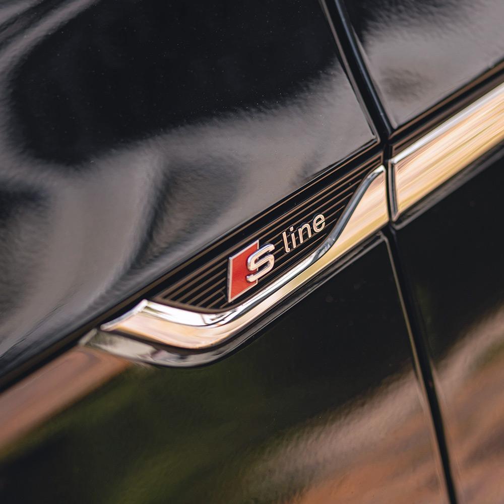 Audi A5 s-line badge
