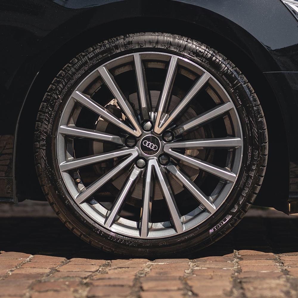 A5 Alloy wheel