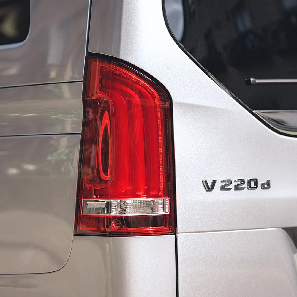 V220 d Badge