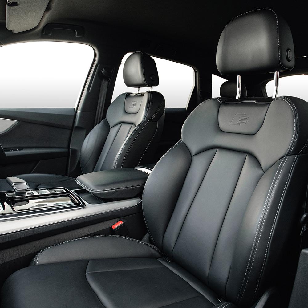 Audi Q7 front seats