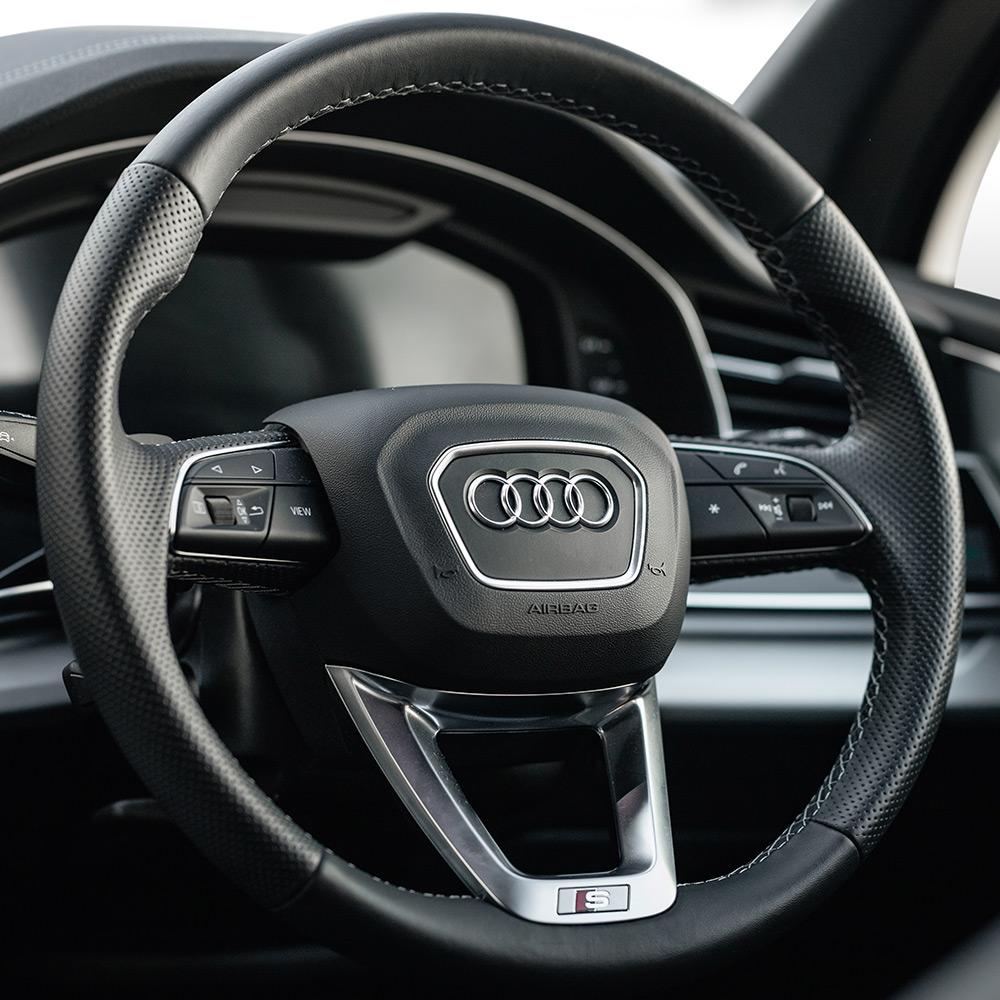 Q7 steering wheel