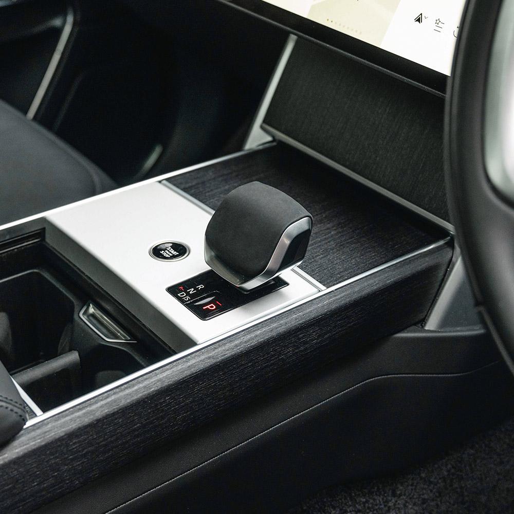 New Range Rover Steering Wheel