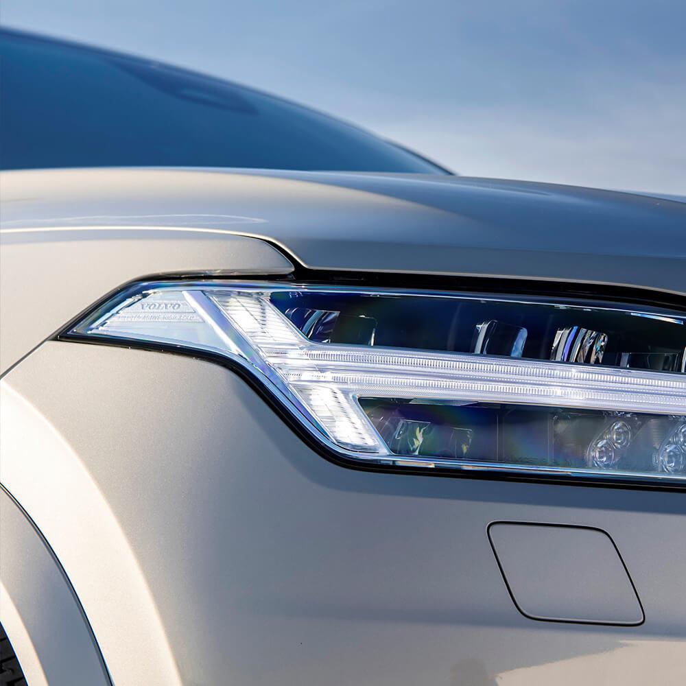 Volvo XC90 Headlight